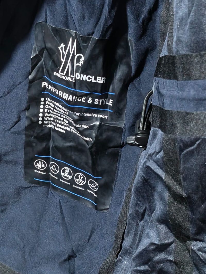 Jaket waterproof moncler, foto 3