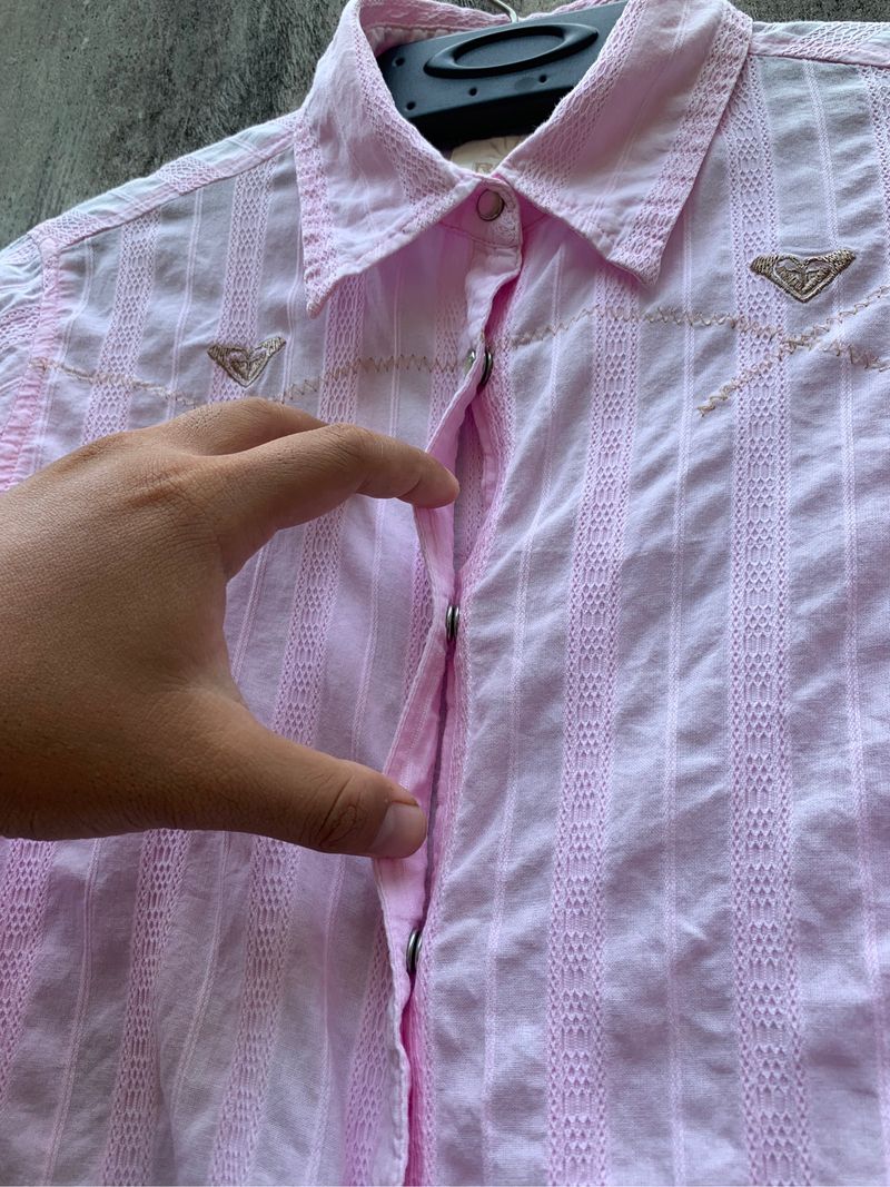 y2k Roxy Pink Stripes Embroidery Button Up Shirt, foto 4