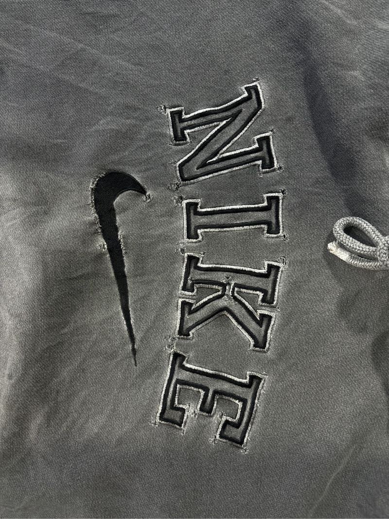Distressed Nike Hoodie, foto 2