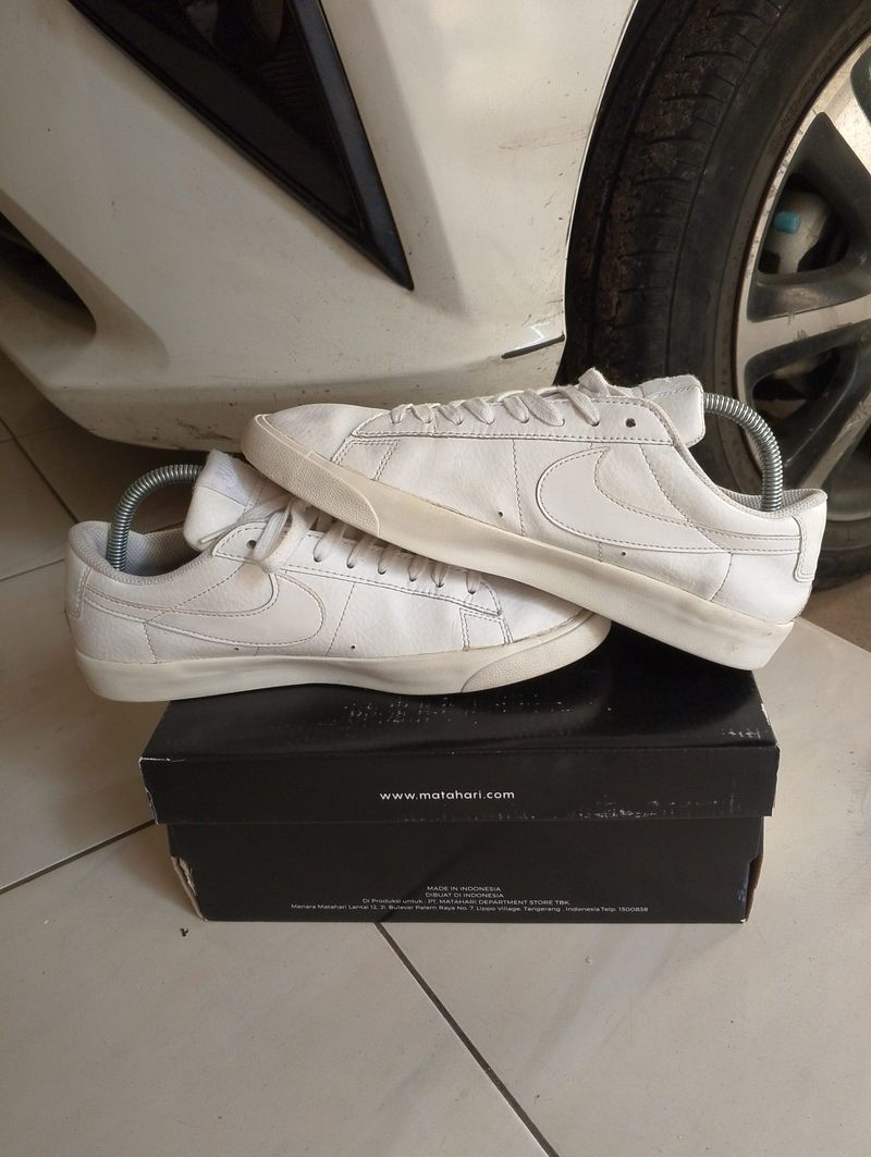 Sepatu second nike blazer low triple white size 41 original, foto 6