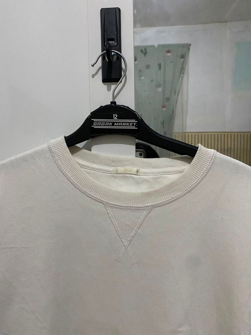 crewneck uniqlo GU basic, foto 2