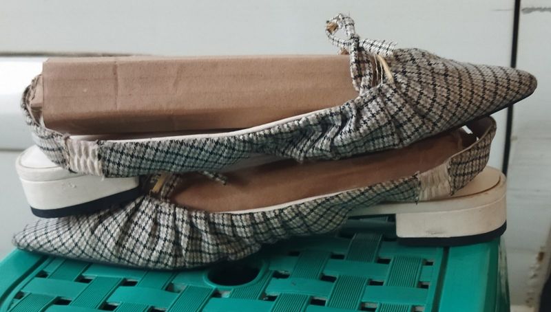 Flatshoes by Charles & Keith, foto 2