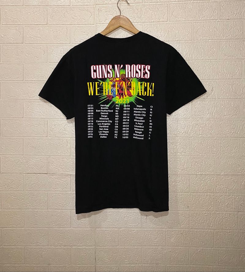 Kaos Guns N’ Roses Tour 2021, foto 2