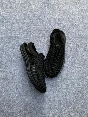 KEEN UNEEK