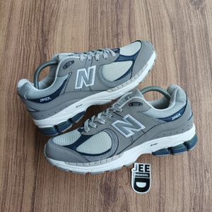 New Balance Casual Sneakers Pria gray blue