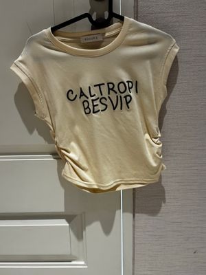 Atasan Crop Top Ruched Tanpa Lengan Warna Kuning Krem (Beige