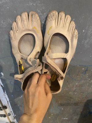 Vibram pink nude size 37