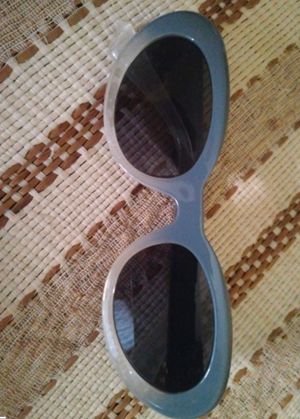Kacamata Hitam Bentuk Oval Kecil Warna Permen Gaya Vintage H