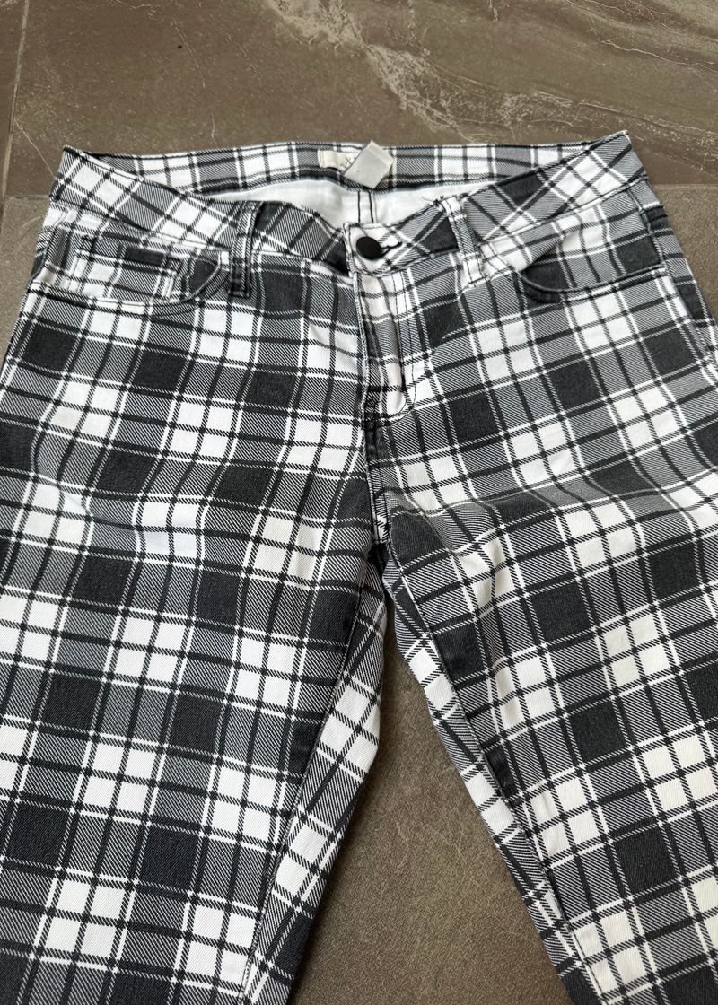 Preloved celana stretch kotak kotak Forever 21, foto 3