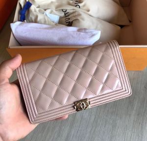 CHANEL BOY PATENT LEATHER WALLET NO.22