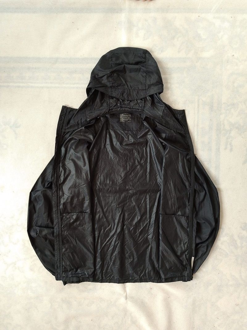 Jaket Parasut Lightweight Muji Pocketable Hitam Second, foto 3