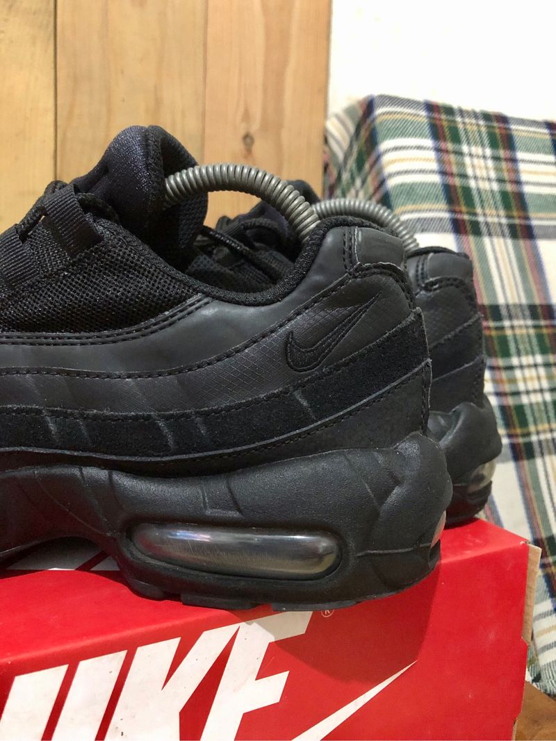 Nike Airmax 95 "Essential Triple Black", foto 3