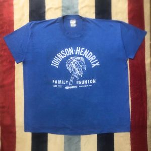 Vintage 1997 JOHNSON-HENDRIX Single Stitch Boxy-Fit T-Shirt