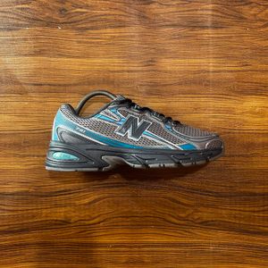 New Balance 740
