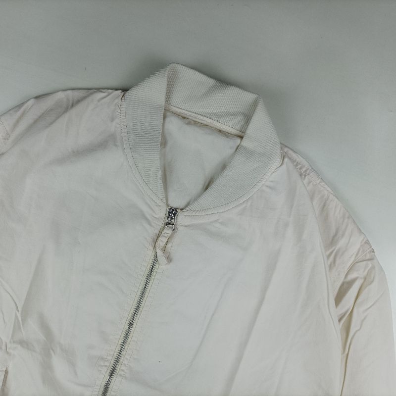 Uniqlo Casual Bomber jacket Pria white, foto 2