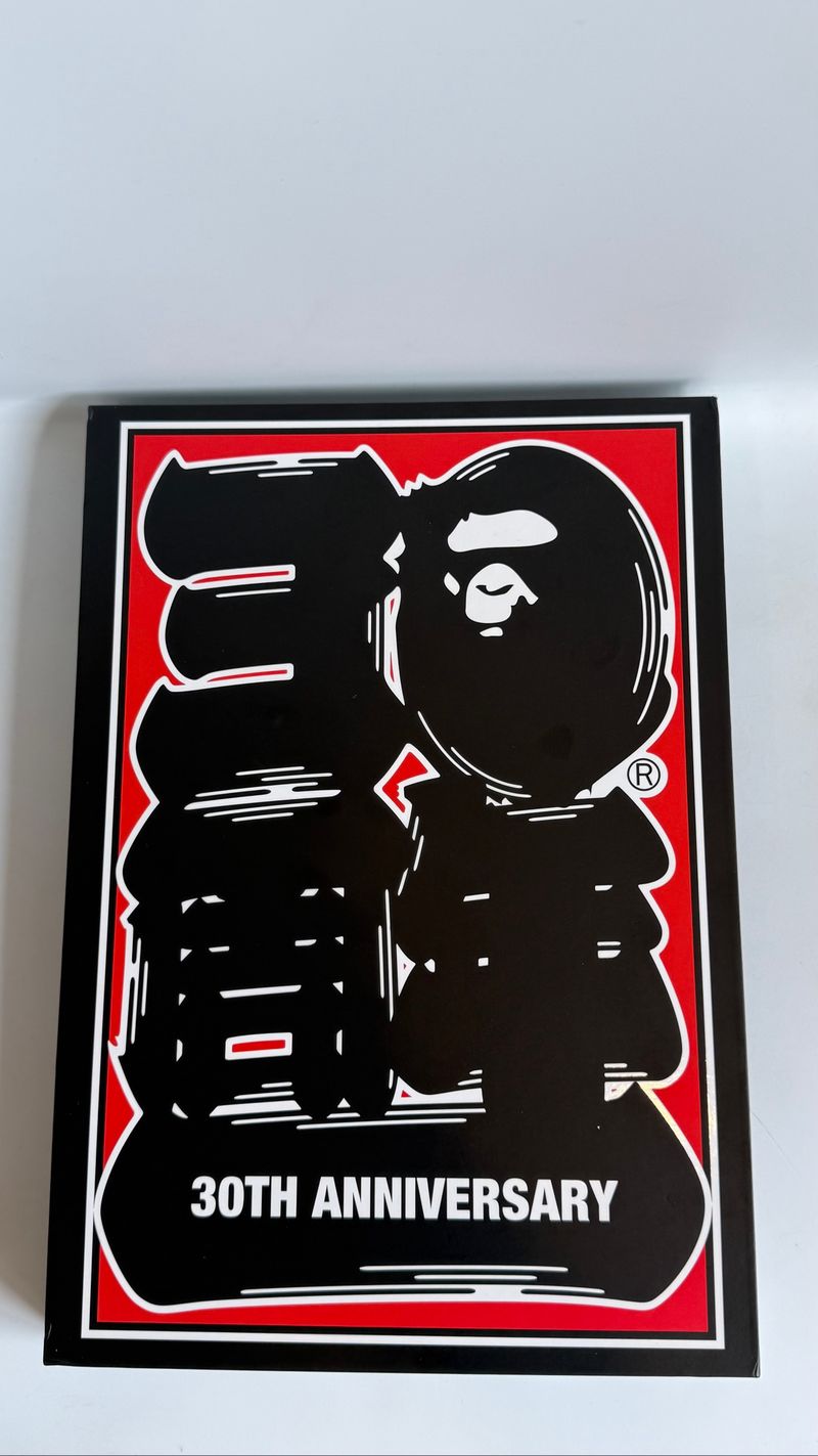 A BATHING APE 30TH ANNIVERSARY JAKARTA TEE WHITE MEN, foto 3