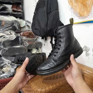 Dr. MARTEN