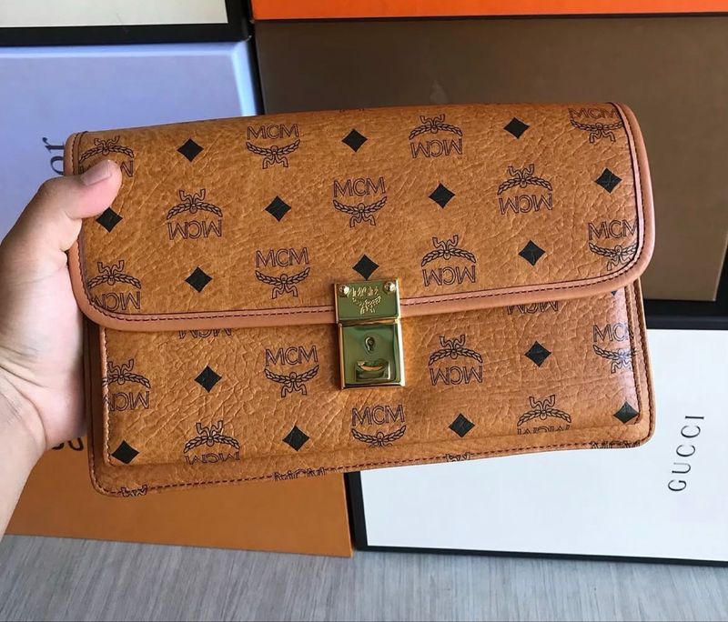 MCM CLUTCH MONOGRAM PREMIUM WITH KEYS, foto 2