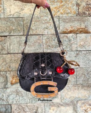 VINTAGE Y2K GUESS MINI BLACK CROCO G LOGO ( NETT)