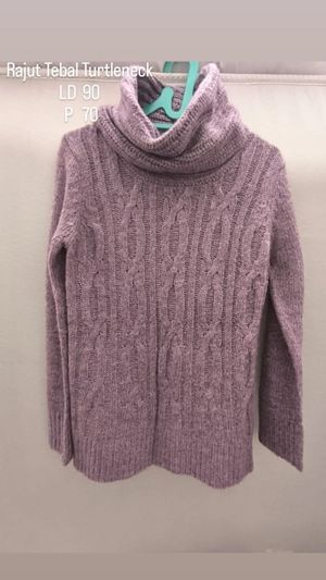 Atasan turtleneck rajut tebal