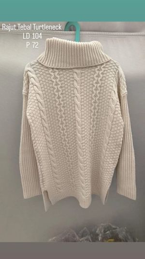 Sweater rajut tebal turtleneck