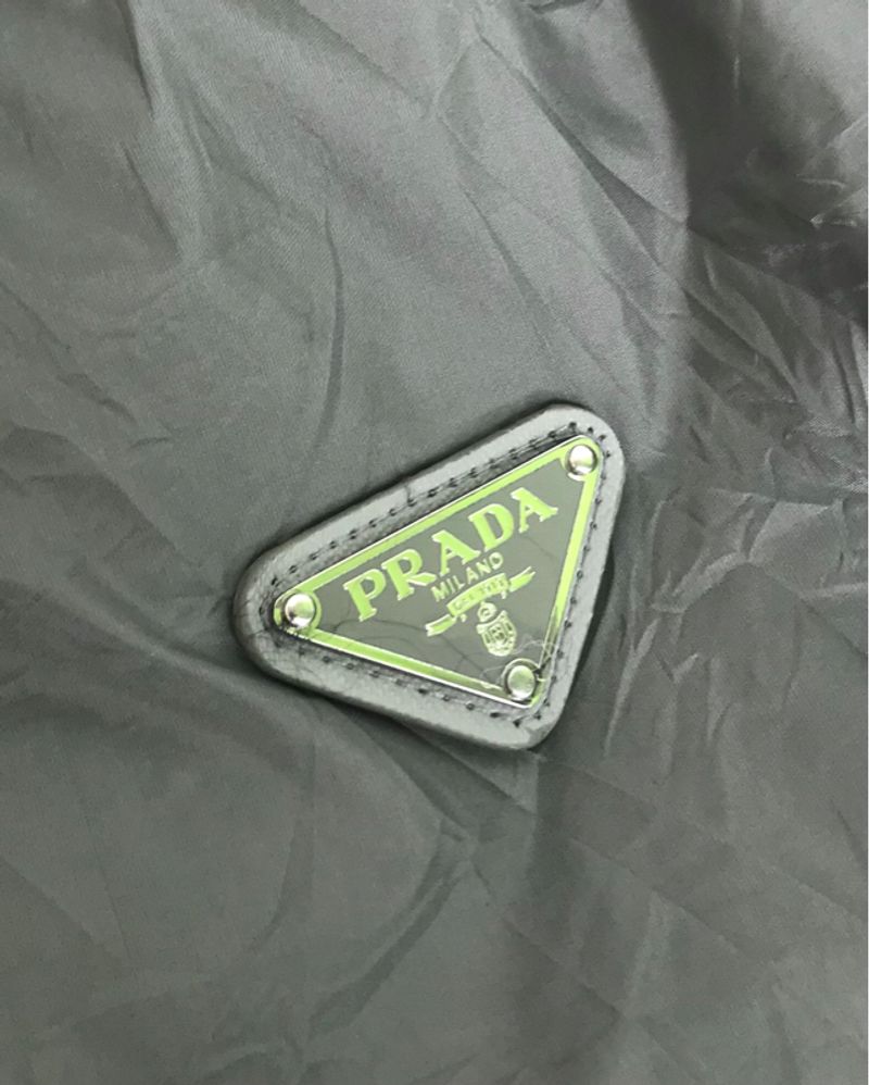 Prada Light Re-Nylon Women Cropped Blouson Jacket (Grey), foto 4