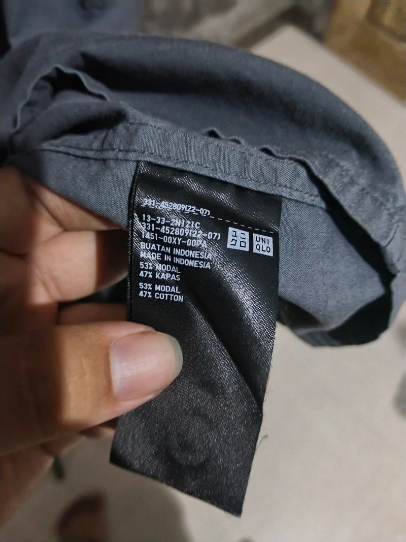 Uniqlo Kemeja, foto 2