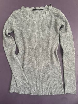 gray ribbed long-sleeve knit top