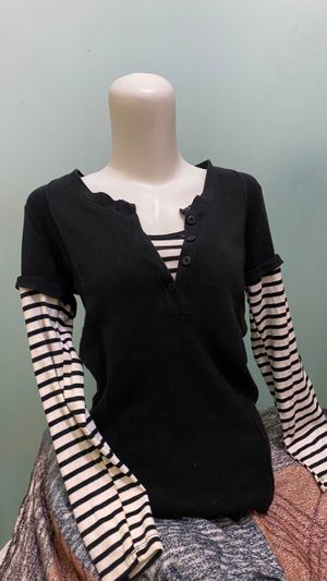 Double layered knit crewneck