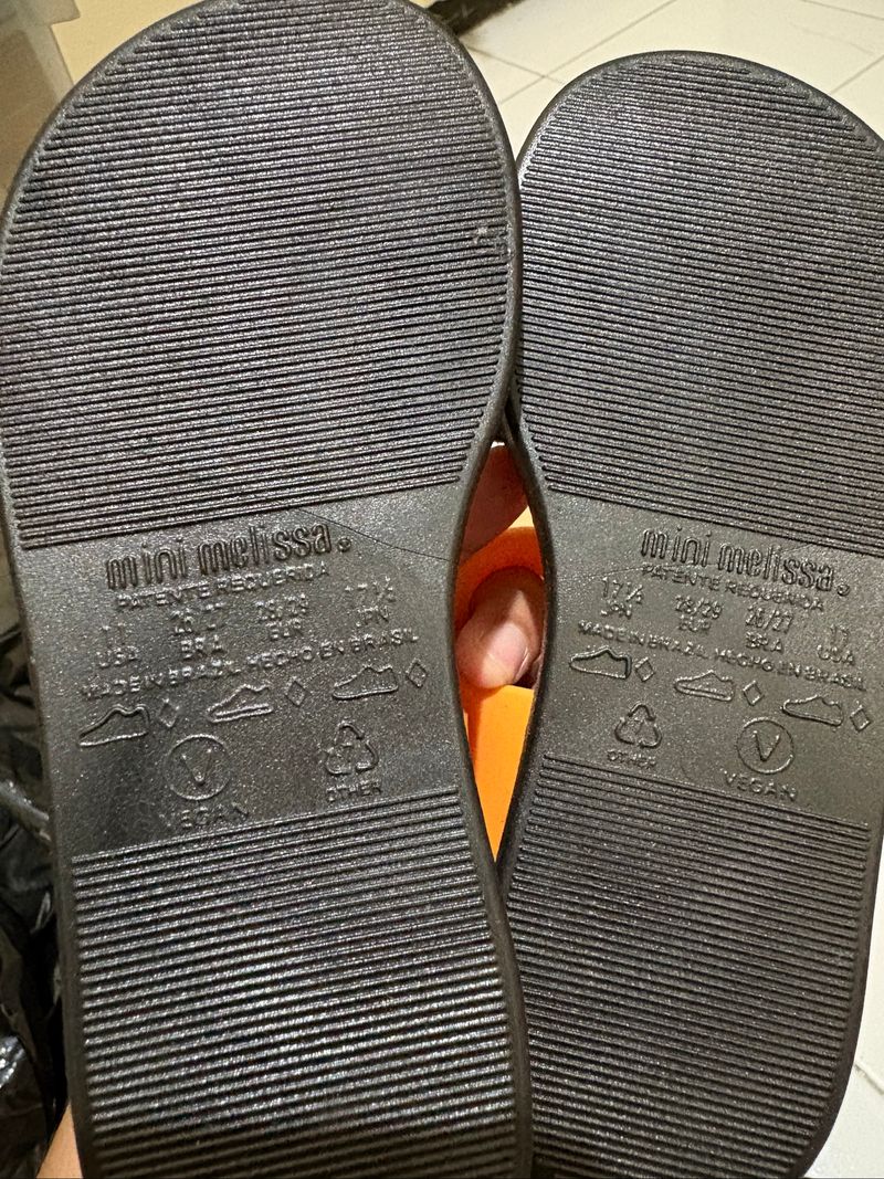 Mini melissa sandal lebah unisex, foto 3