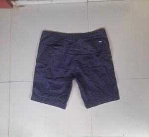 Levis
Size tag 38
Lp : 100
Panjang : 51
Open Leg : 28