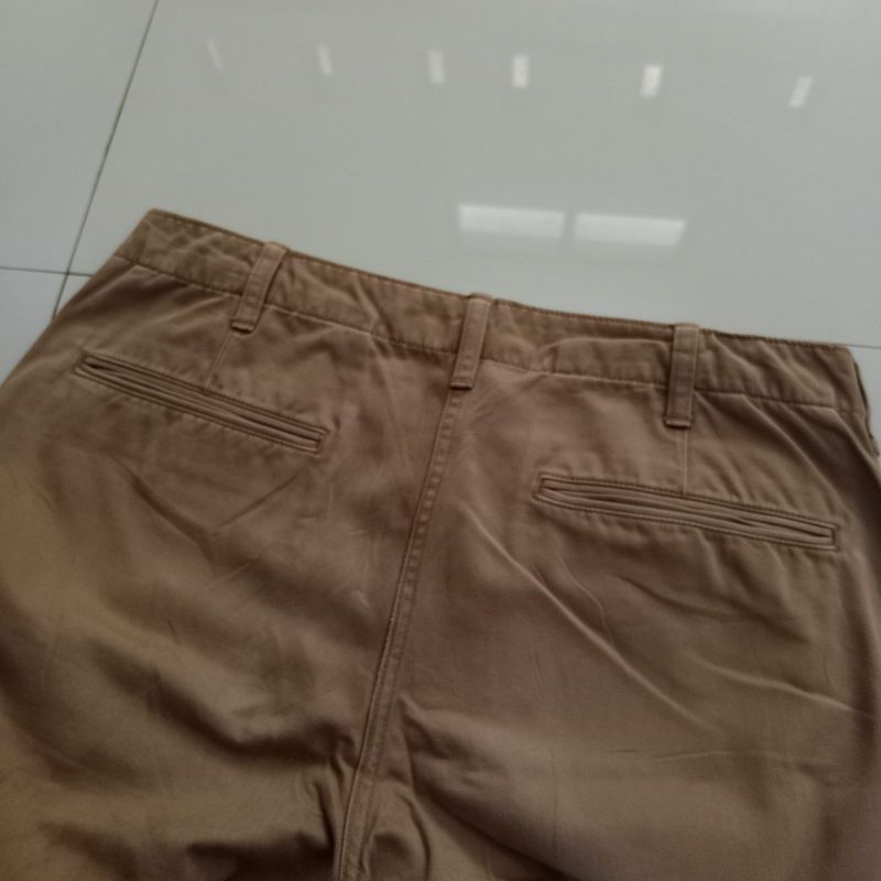 CELANA UNIQLO CHINOS KHAKIS 33, foto 4