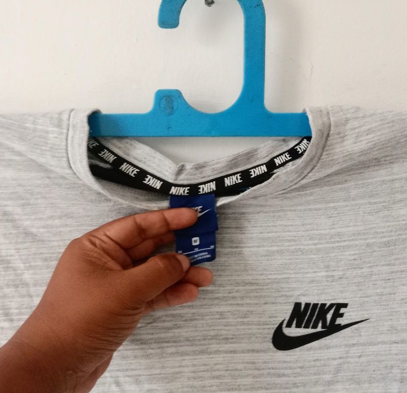 Kaos Nike, foto 2