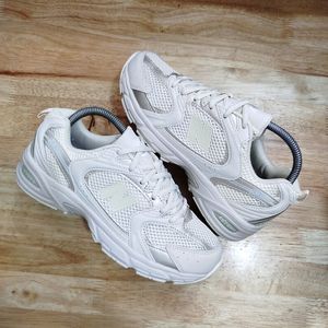 New Balance Casual Sneakers Wanita cream