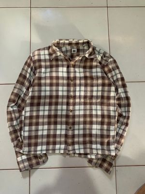 Kemeja uniqlo