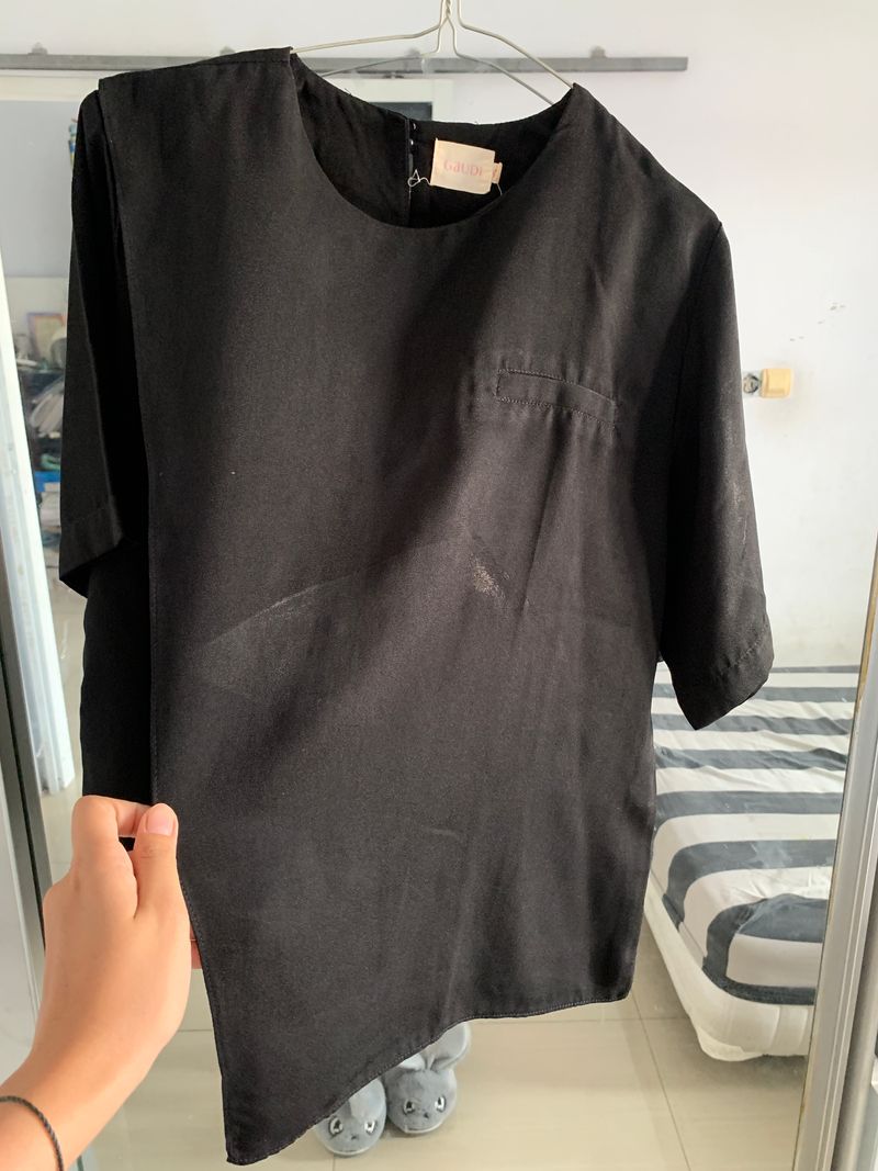 Gaudi Black Asymmetric Tee, Size M, foto 4
