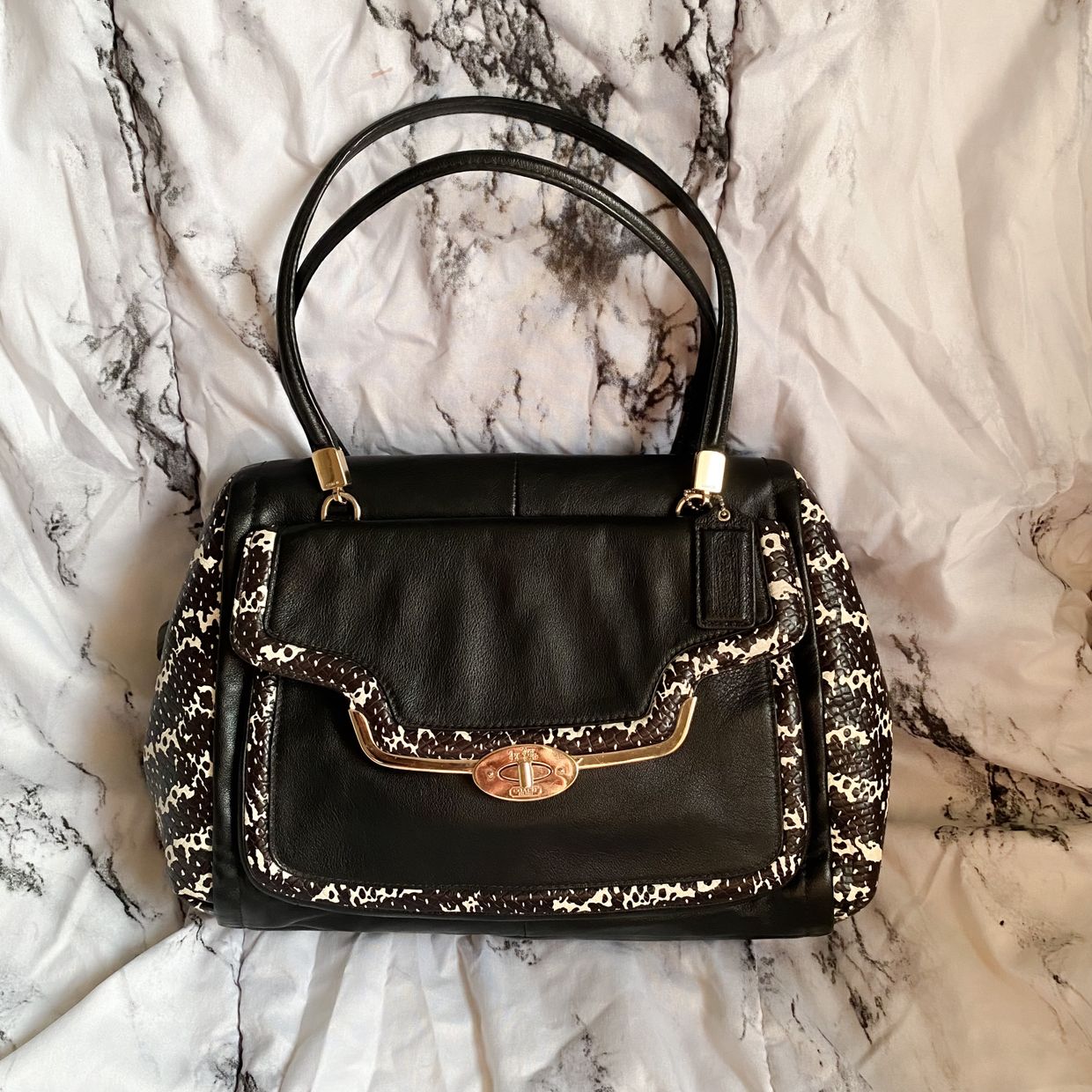 Coach Vintage Casual Handbag Wanita white black