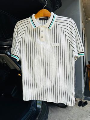 Kaos Kerah LV Size S (Up Size di L) Seken