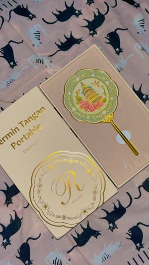 Cermin kaca estetik