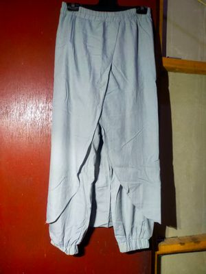 Rok celana wanita