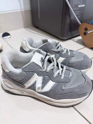 Sepatu Anak New Balance