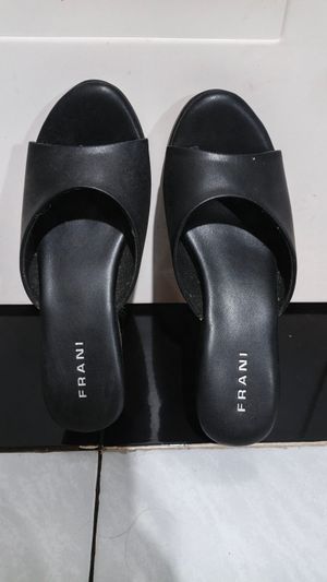 Wedges wanita
