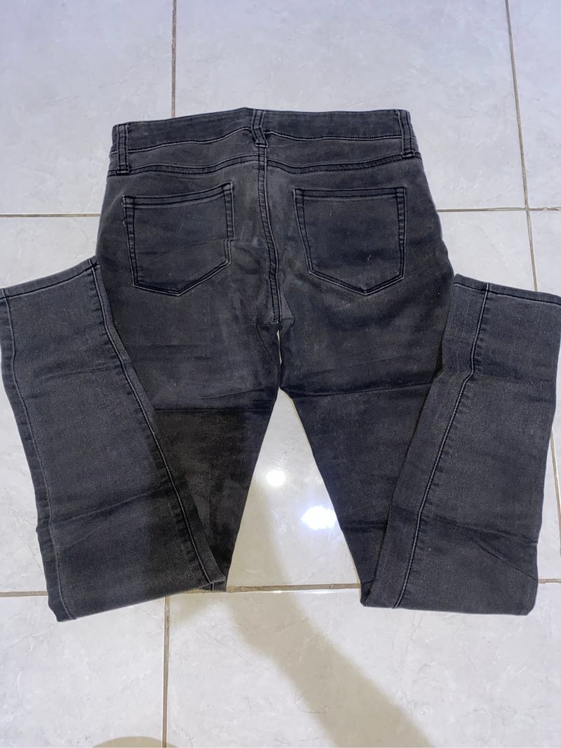 Jeans Abu Abu, foto 2