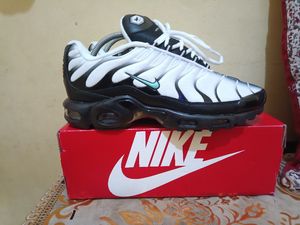 Nike Sportswear Casual Sneakers Pria white black