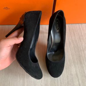 TODS HEELS SUEDE IN BLACK SIZE 37.5