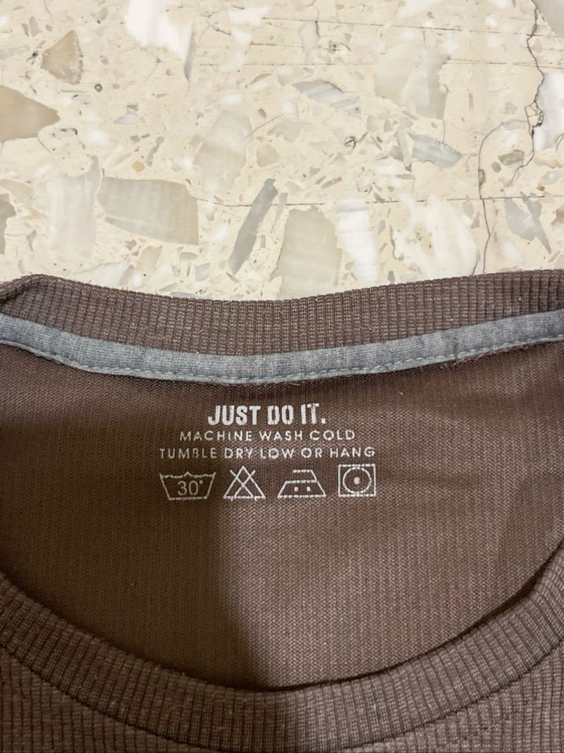 Nike just do it brown shirt, foto 2