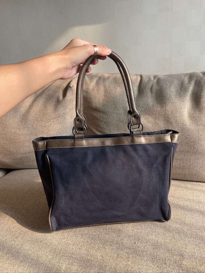 2000’s NAVY SUEDE RABBIT FUR POCKET TOTE, foto 2