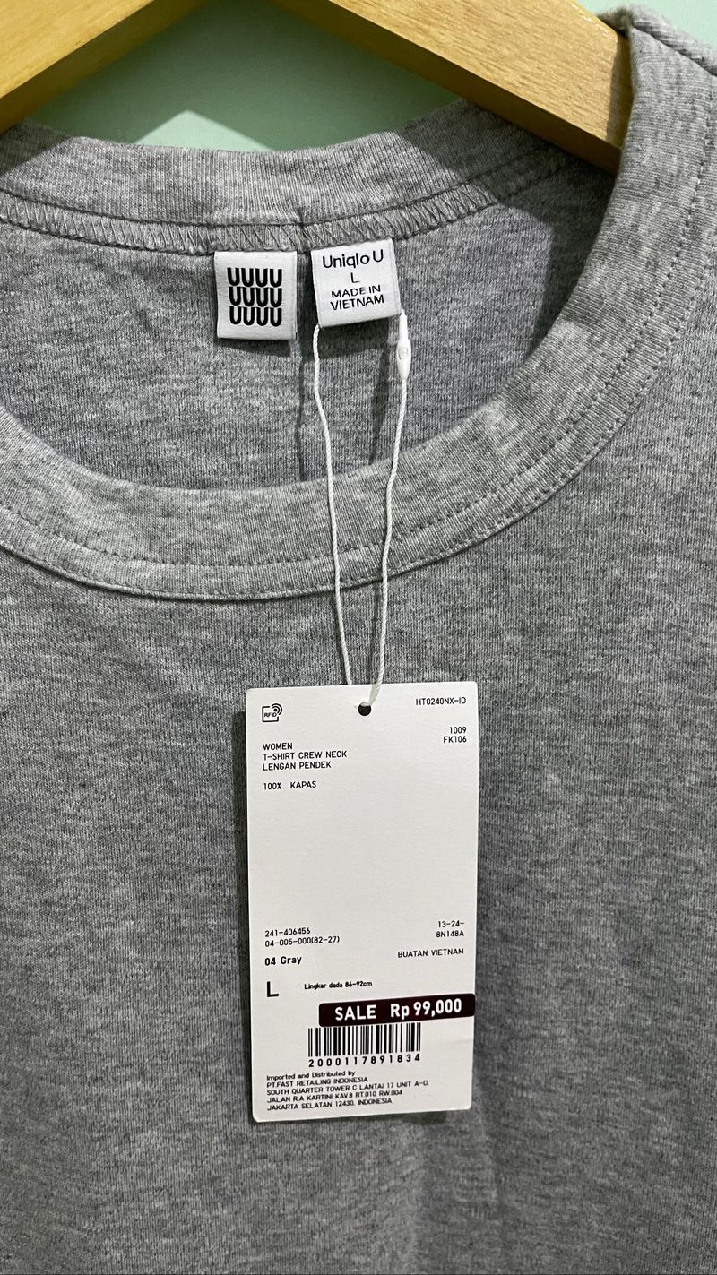 Kaos UNIQLO NEW, foto 2