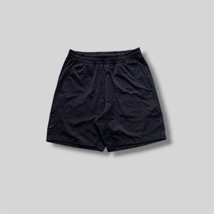 Celana Pendek Relax Uniqlo