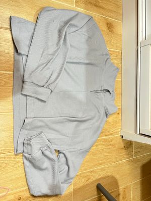 baju croptop abu-abu